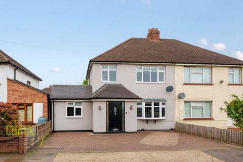 3 bedroom semi-detached house for sale - Bevan Way, Hornchurch, RM12