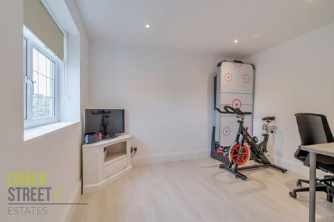 8 Bevan Way, Hornchurch, RM12 6EJ