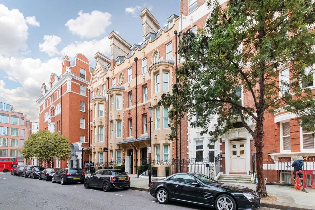 Wilbraham Place, Belgravia, London, SW1X Studio £2,492 pcm (£575 pw)