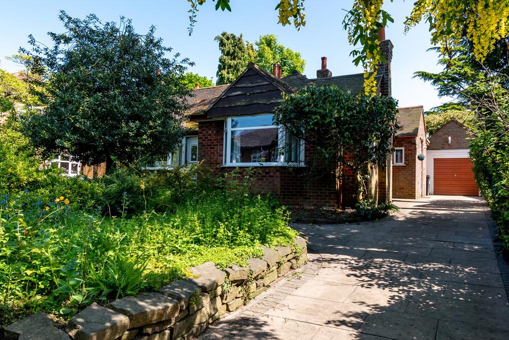 Hillock Lane, Woolston, Warrington, WA1 3 bed detached bungalow £380,000