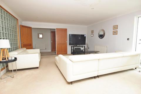 2 bedroom apartment for sale, Creswell Drive, Langley Waterside, BR3