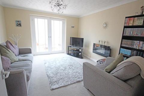 38 Downlands, Stevenage, SG2 7BH