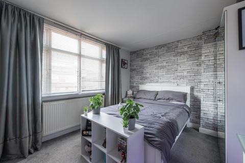 2 Beult Road, Dartford, DA1 4PH