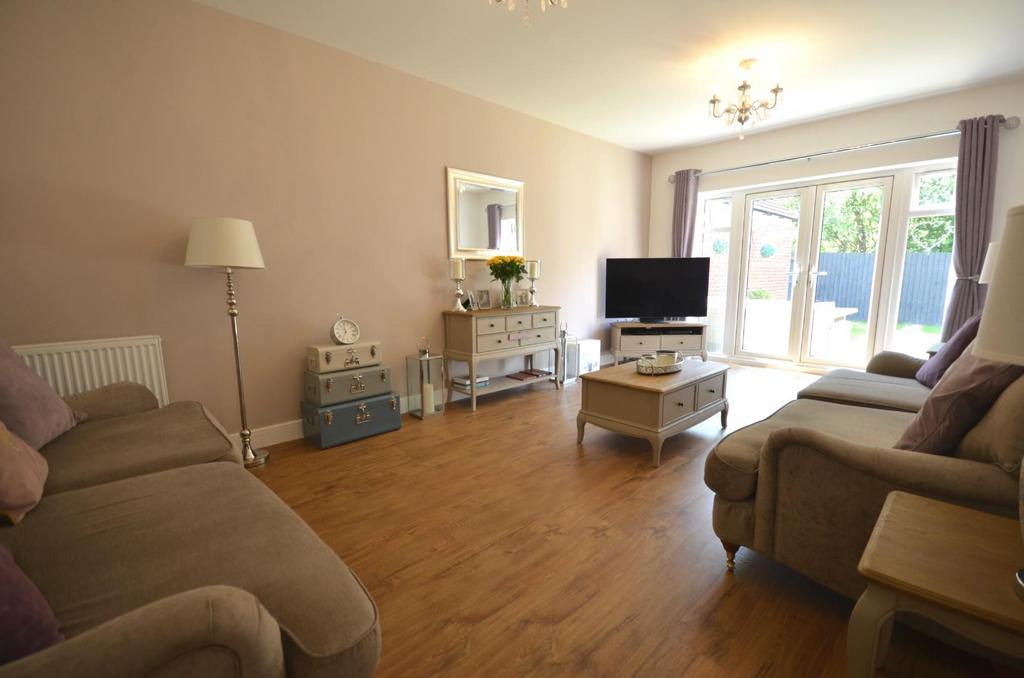 Weavers Mead, Arden Road, Desborough... 4 bed detached house £425,000