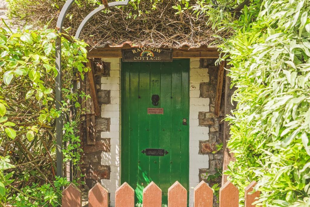 1 Exterior  Rainbow cottage-18.jpg