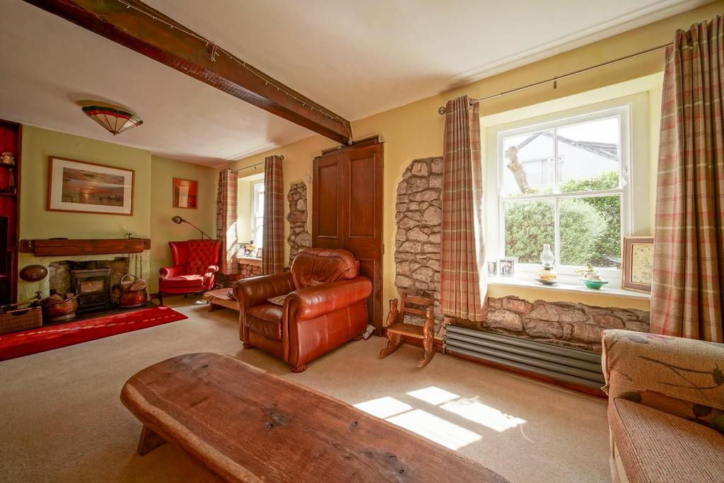6 Sitting room Rainbow Cottage-6.jpg