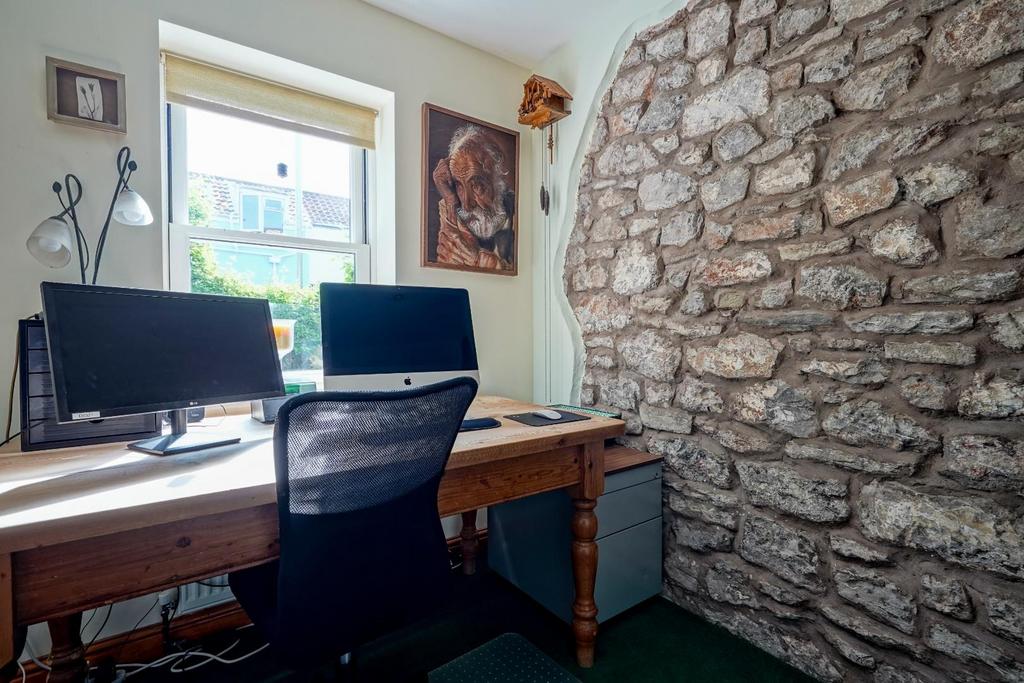 8 Office room Rainbow Cottage-3.jpg