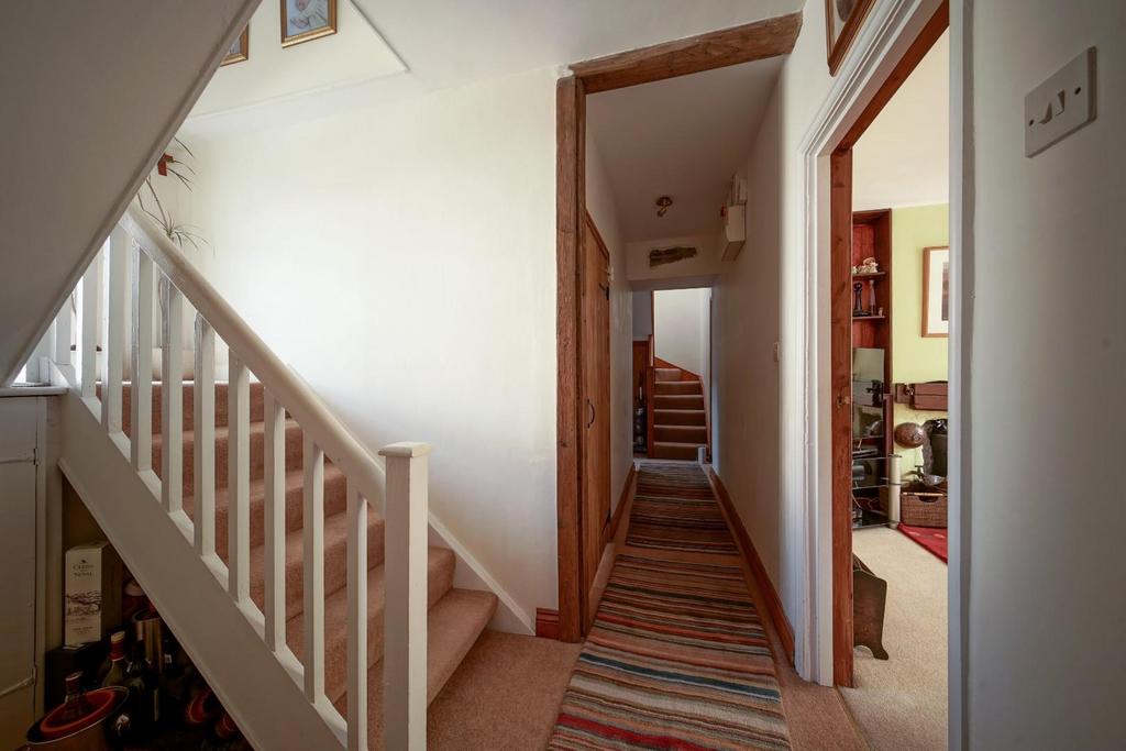 5 Hallway Rainbow Cottage-2.jpg