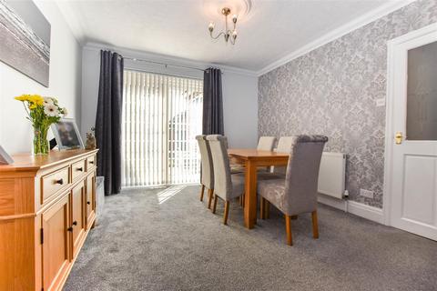 14 Buttfield Road, Hessle, HU13 0AS