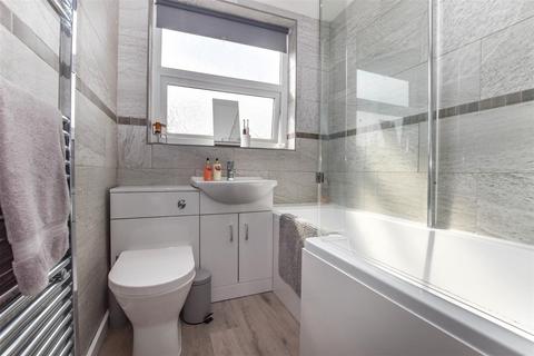 14 Buttfield Road, Hessle, HU13 0AS