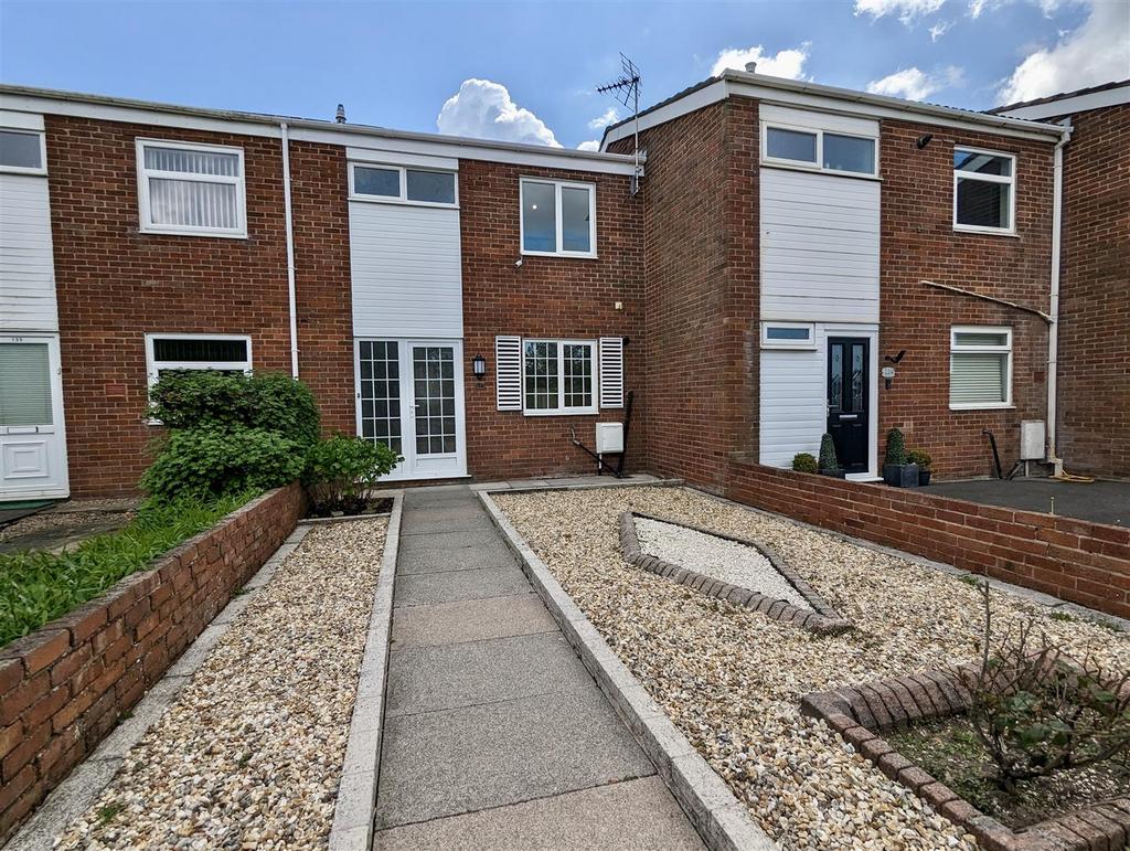 Highbury Road East, Lytham St Annes 2 bed terraced house for sale £198,950