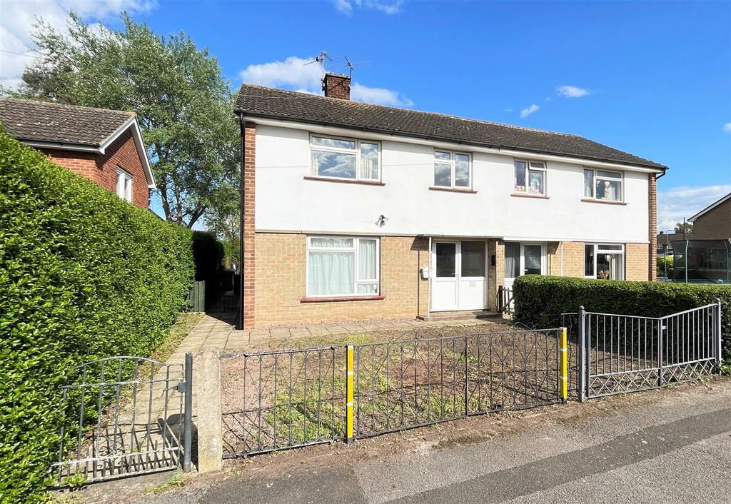 Newton Avenue, Bingham, Nottingham 3 bed semidetached house for sale