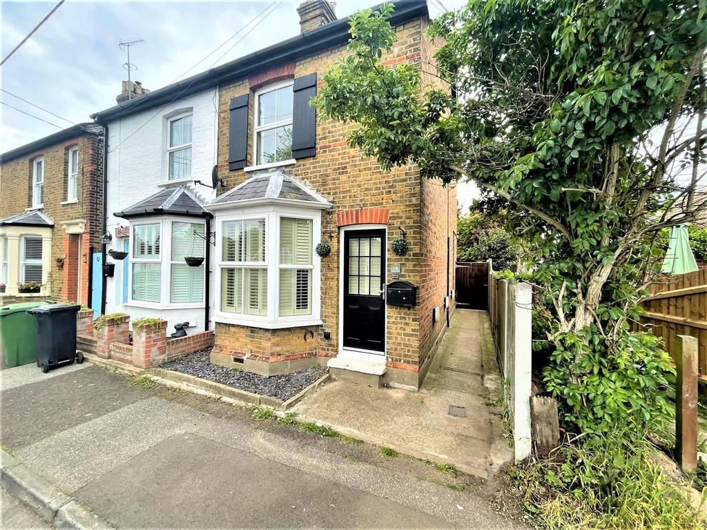 Riverside Road, BurnhamonCrouch 3 bed semidetached house for sale