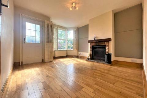 18 Riverside Road, Burnham-on-crouch, CM0 8JY