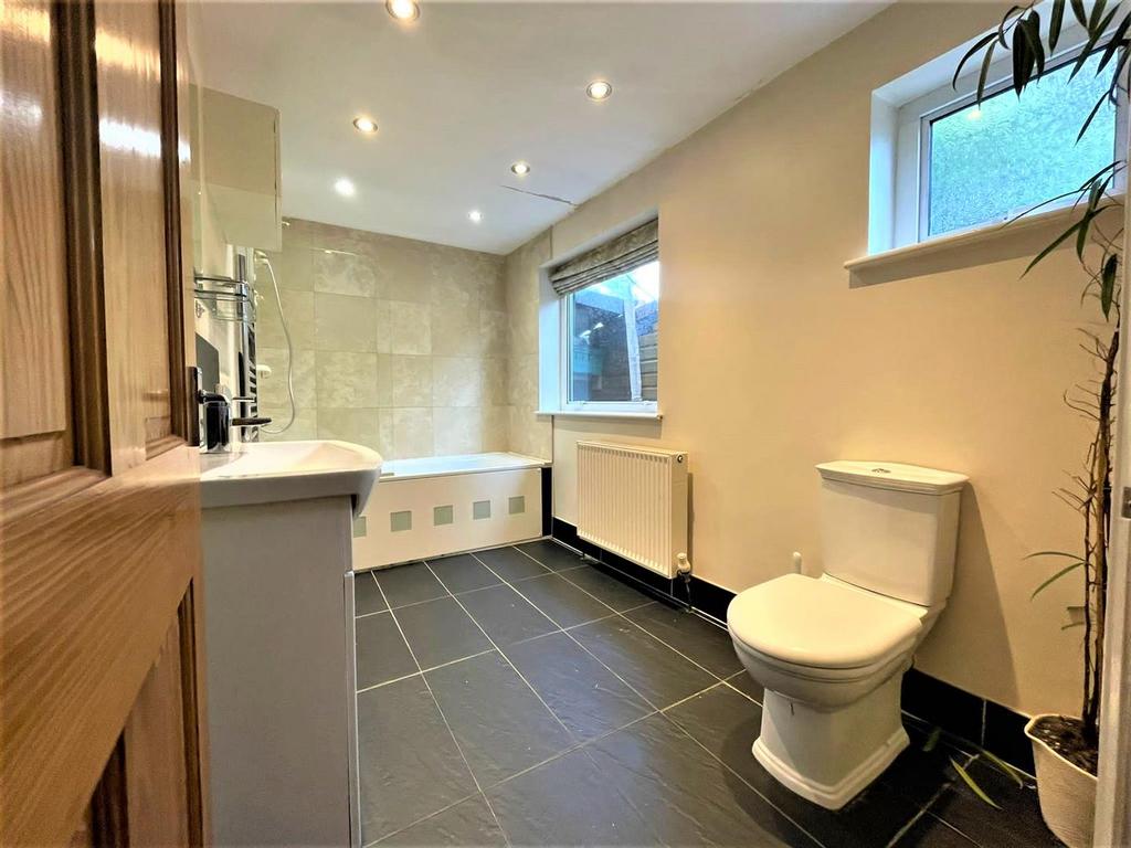 Bath1.jpg