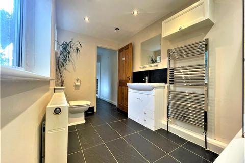 18 Riverside Road, Burnham-on-crouch, CM0 8JY