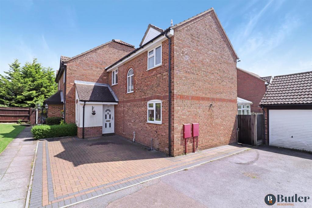 Hayfield, Stevenage 3 bed house for sale £400,000