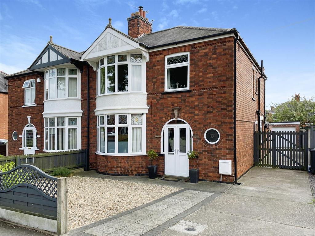 Boundary Road, Newark 3 bed semidetached house for sale £285,000