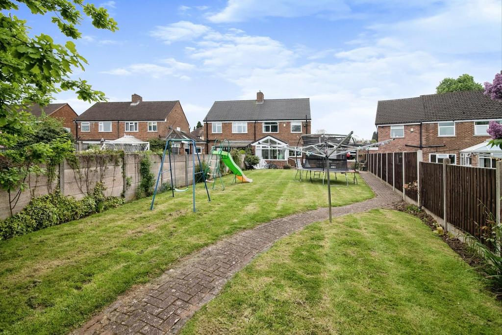 Ebrington Avenue, Solihull 3 bed semidetached house £425,000