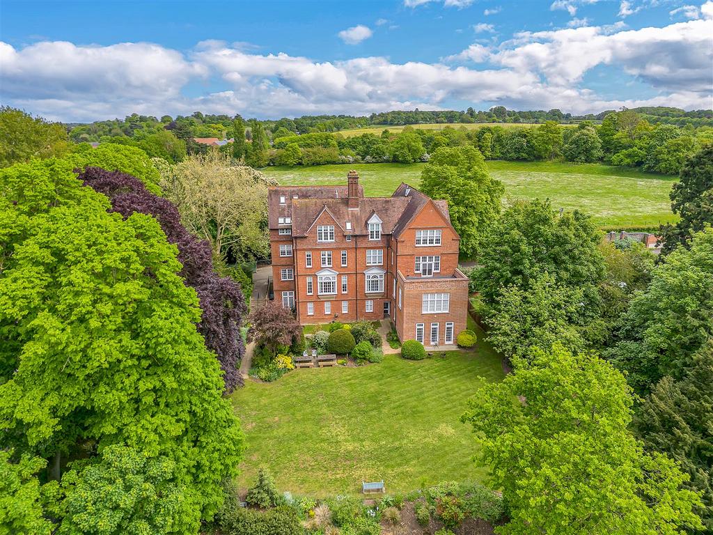 St James Court, The Vinefields, Bury St Edmunds 2 bed flat for sale £