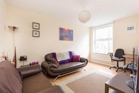 3 bedroom apartment to rent - Wedmore Street, Archway, N19