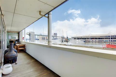 2 bedroom flat to rent, Eastern Quay Apartments, 25 Rayleigh Road, London, E16