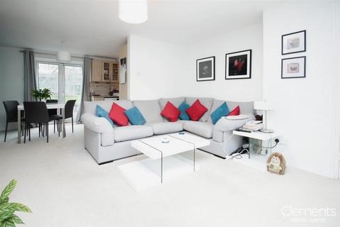 12 Hetchleys, Hemel Hempstead, HP1 3NX