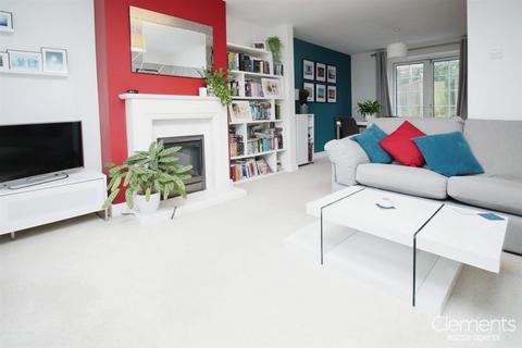 12 Hetchleys, Hemel Hempstead, HP1 3NX