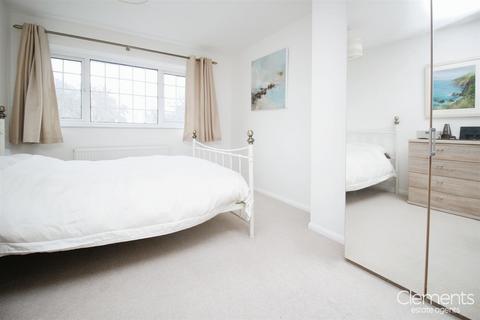 12 Hetchleys, Hemel Hempstead, HP1 3NX
