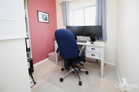12 Hetchleys, Hemel Hempstead, HP1 3NX