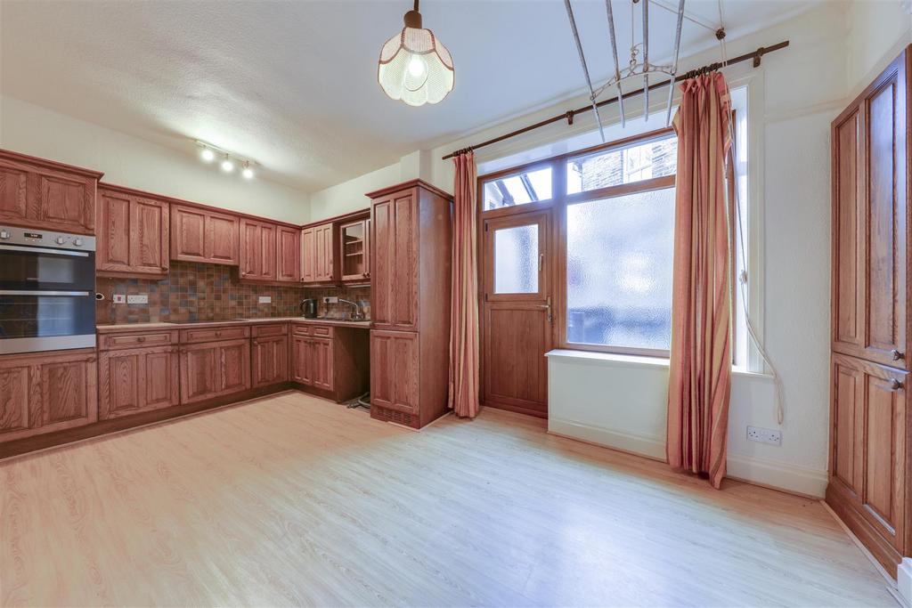 Kitchen / Dining