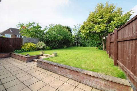 2 Kendal Close, Aylesbury, HP21 7HR