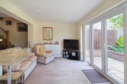 2 Kendal Close, Aylesbury, HP21 7HR