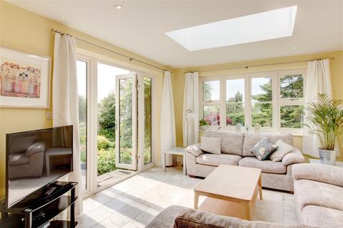 2 Common Road, Malmesbury, SN16 0HN