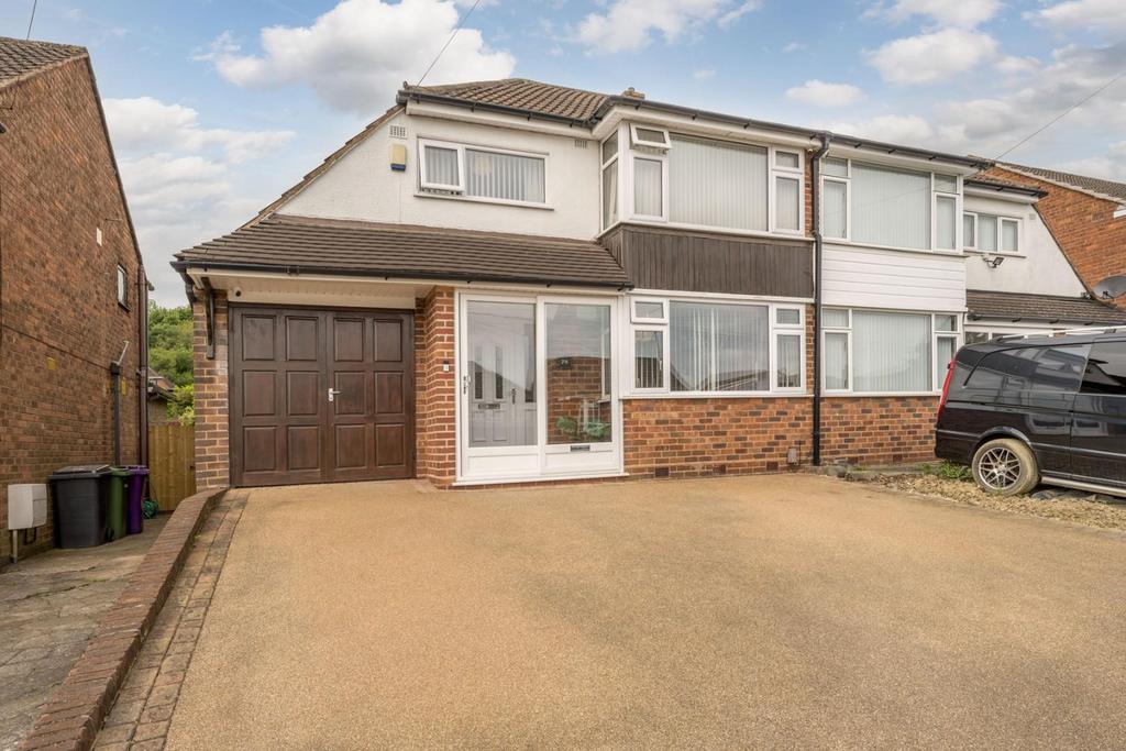 Grosvenor Road, Ettingshall Park 3 bed semidetached house for sale £