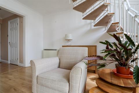 22 Bignor Close, Horsham, RH12 5JQ