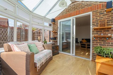 22 Bignor Close, Horsham, RH12 5JQ