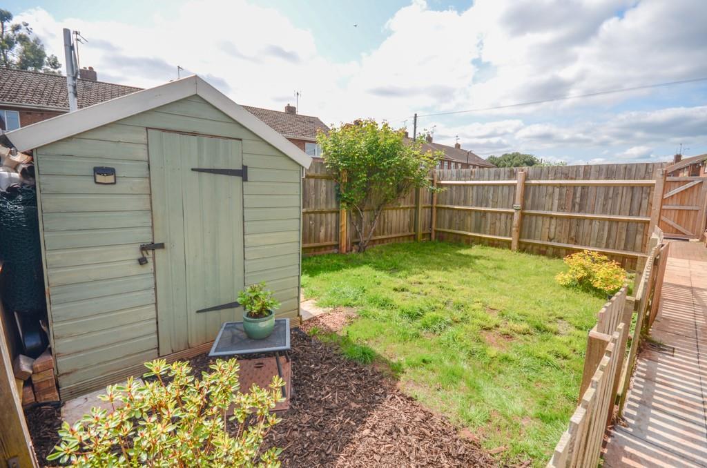 Rear garden pic 2.jpg