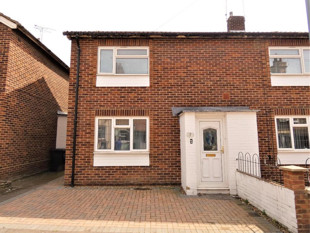 Taunton Road, Northfleet, Gravesend 2 bed for sale £270,000