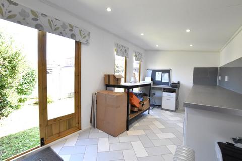 8 Abbots Road, Scunthorpe, DN17 1JF