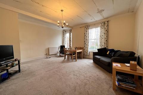 2 bedroom flat for sale - Birmingham Road, Hagley, Stourbridge