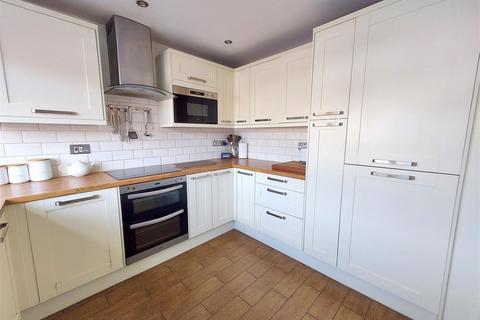 2 Cherry Tree Walk, Stourport-on-severn, DY13 0JT