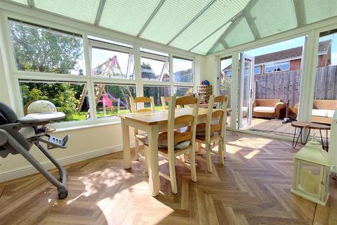 2 Cherry Tree Walk, Stourport-on-severn, DY13 0JT