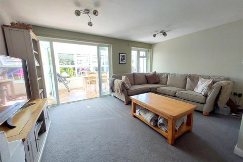 2 Cherry Tree Walk, Stourport-on-severn, DY13 0JT