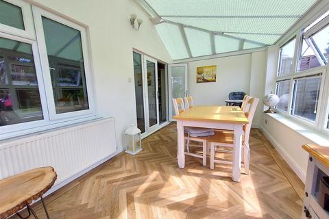2 Cherry Tree Walk, Stourport-on-severn, DY13 0JT