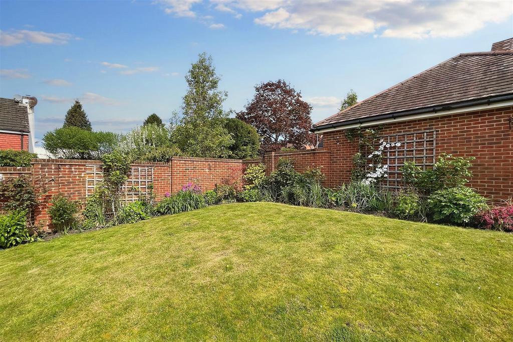Rear garden 1.jpg