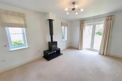 2 Copperwood Close, Liphook, GU30 7GS