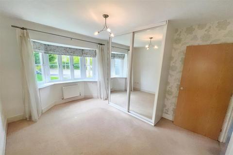 2 Copperwood Close, Liphook, GU30 7GS