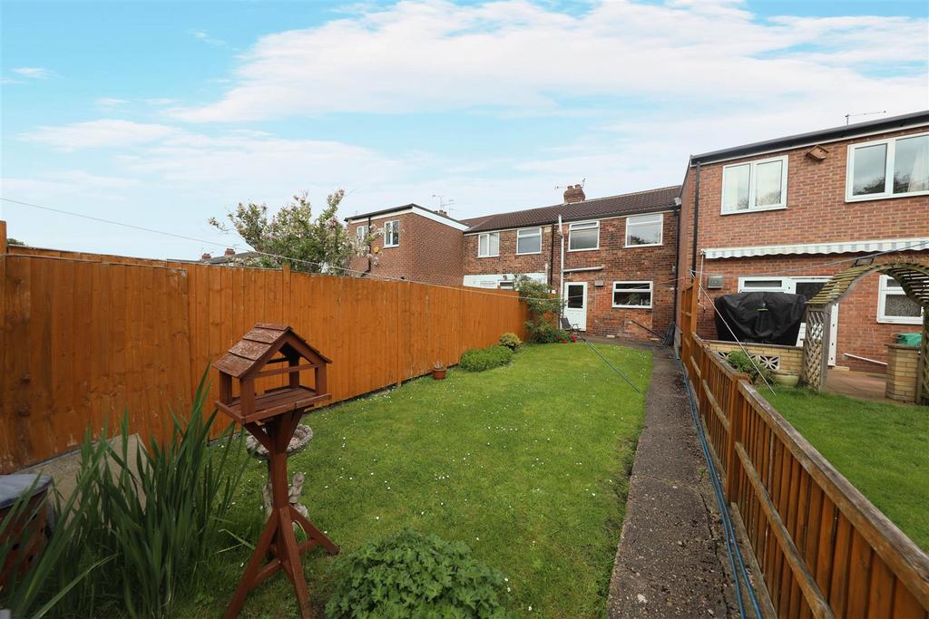 Cardigan Road, Hull 2 bed end of terrace house £110,000
