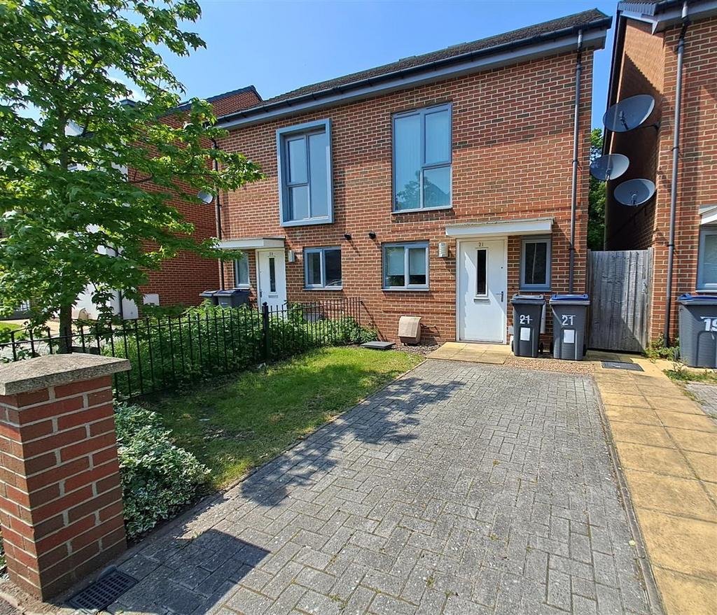 Platt Brook Way, Sheldon, Birmingham 2 bed semidetached house for sale £225,000